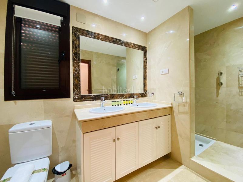 Foto e52ac837-512e-4e7b-b77c-863fd78e1871. Rent semi detached house with parking pool in Valle Romano Golf Estepona