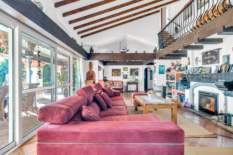 Foto 53855d07-5036-4871-9c60-8a03cf947fd4. Chalet with parking pool in La Concha - Resina Golf Estepona