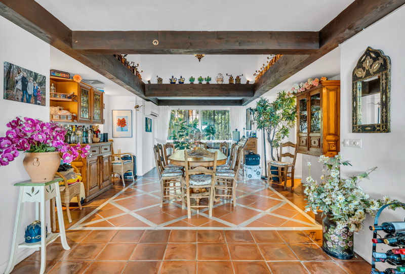 Foto 7a855e84-f140-4b6c-905c-8f4a5d0945af. Chalet with parking pool in La Concha - Resina Golf Estepona