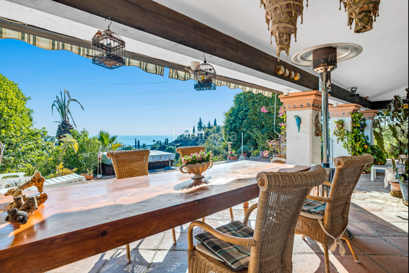 Foto a29813ce-90dc-426d-a615-9e0496ce6680. Chalet with parking pool in La Concha - Resina Golf Estepona