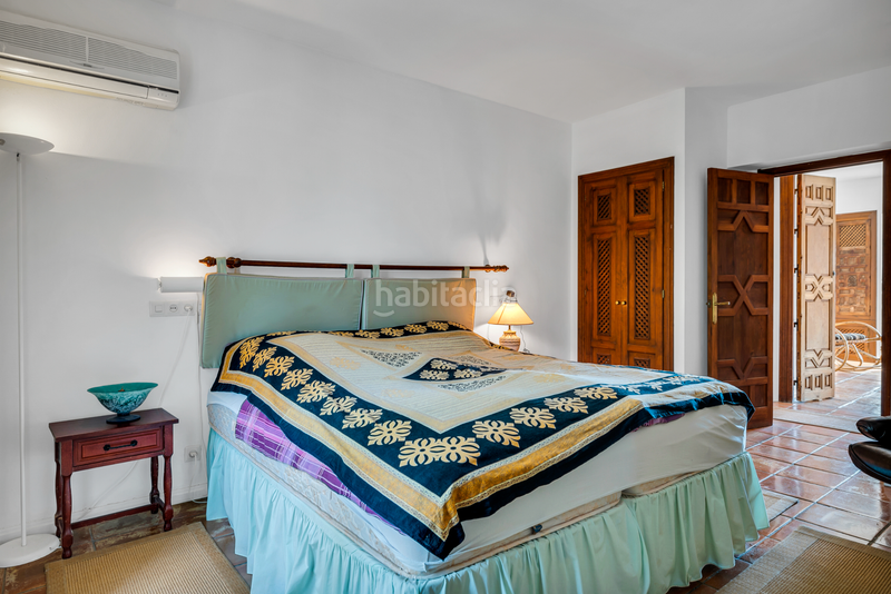 Foto bd1c668e-8e81-4259-aa6d-89528deaa816. Chalet with parking pool in La Concha - Resina Golf Estepona