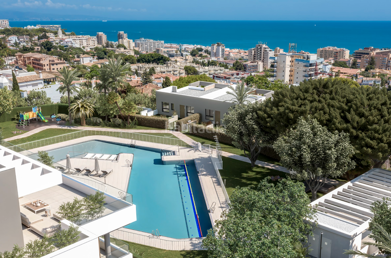 Foto 396c54bd-cf70-47f9-ad7b-48771a2e4b57. Apartament amb aparcament piscina a Montemar Torremolinos