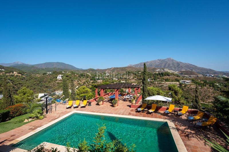 Foto 5c9e661a-55ad-4459-937f-e970acb7fbc7. Alquiler chalet villa en alquiler y venta en El Madroñal benahavis en Benahavís