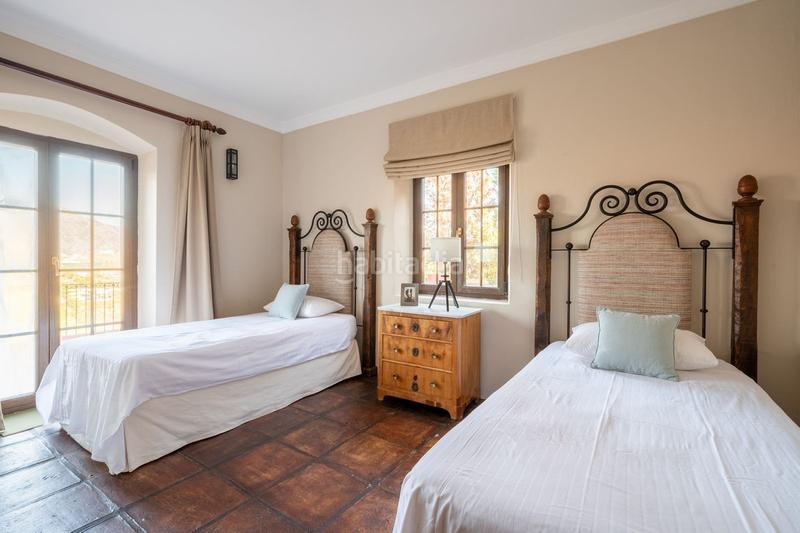 Foto 0a897efb-3c9e-4b28-848b-f4f5a2b792b9. Location chalet avec cheminée parking piscine dans El Madroñal Benahavís