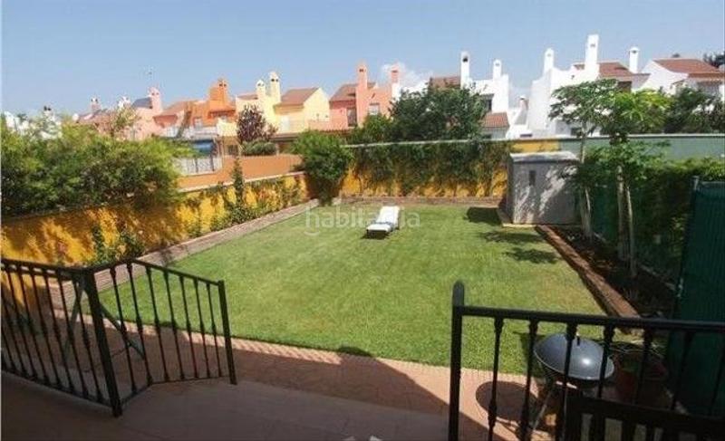 Foto aedd9210-2bea-4fe2-b872-05f65f3236c3. Casa adossada a Los Naranjos Marbella