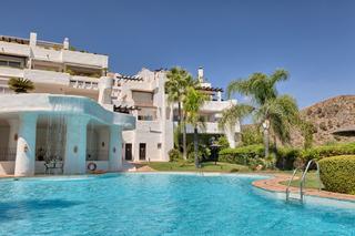 Appartement  Calle marbella. Amplio apartamento en esquina, planta baja elevada. orientación