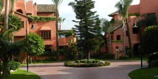 Appartement  Calle del naranjo. El ático dúplex de tus sueños te está esperando en estepona