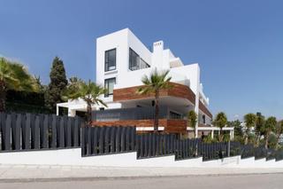 Chalet à Lugar urbanizacion lomas de marbella club 6. Este es un complejo cerrado y tranquilo con total seguridad ubic
