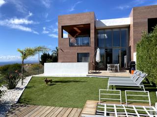 Lloguer Casa adossada a Calle torre bermeja 1. Lujoso townhouse de 3 habitaciones para venta/renta en benahavis