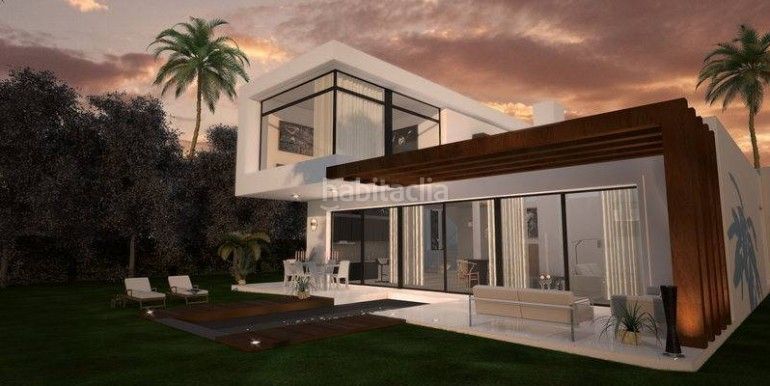 Foto bb6276b7-aa68-4515-8dc5-e4f25f502c7d. Casa amb aparcament piscina a Centro Estepona