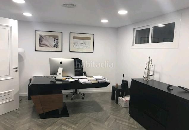 Foto b927bd0c-2a6c-4a90-8648-048ca32dc21b. Oficina a n/a a Los Naranjos Marbella