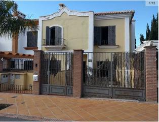 Xalet  Urbanización valle del sol. Chalet adosado de 4 habitaciones para venta en marbella.