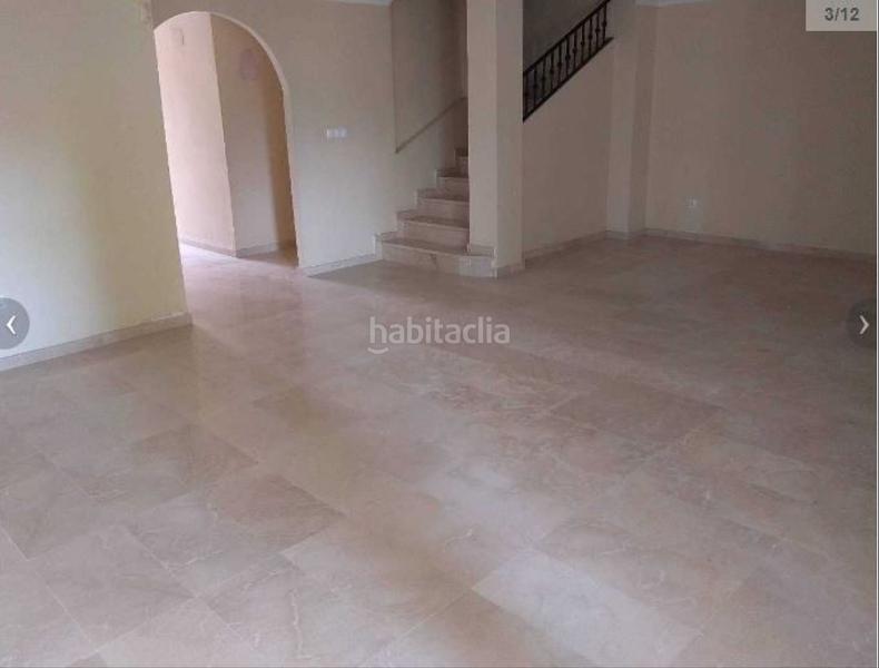 Foto 54377875-c7a1-49f2-8f59-d1b9562bf007. Chalet  adosado de 4 habitaciones para venta . en Marbella