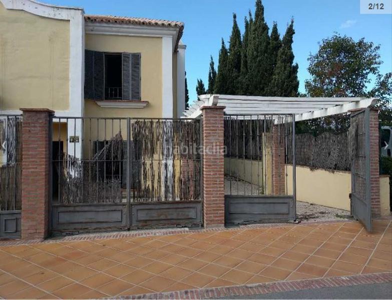 Foto be230303-7504-441d-bcfe-d0e02912aa73. Chalet  adosado de 4 habitaciones para venta . en Marbella