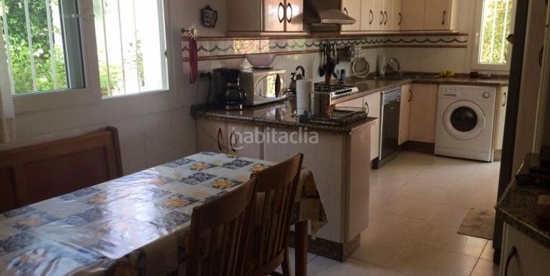 Foto 68845590-5511-43e0-8d99-040622fc22f2. Casa amb calefacció a Zona Centro Comercial Torrequebrada Benalmádena