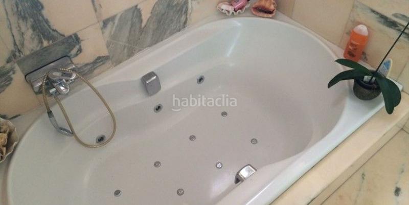 Foto a4e92f65-c081-45c9-ac46-6e9d014e5fdf. Casa amb calefacció a Zona Centro Comercial Torrequebrada Benalmádena