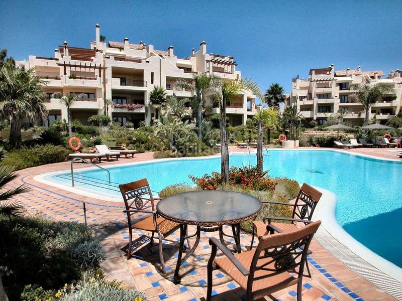 Foto ebac2786-e933-4d25-af8f-f9222dce2156. Appartement mit parking pool in Cancelada Estepona