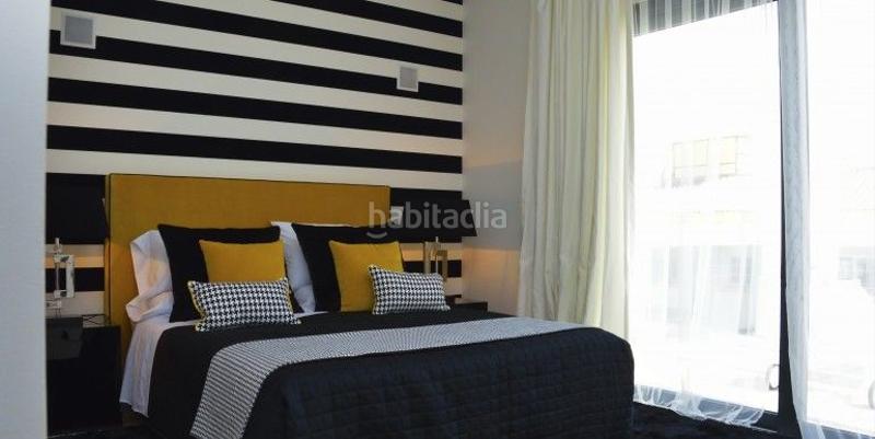 Foto 013e7adb-e65f-4b3d-8f6d-0dac61022405. Maison jumelée avec piscine dans Romana Playa Marbella