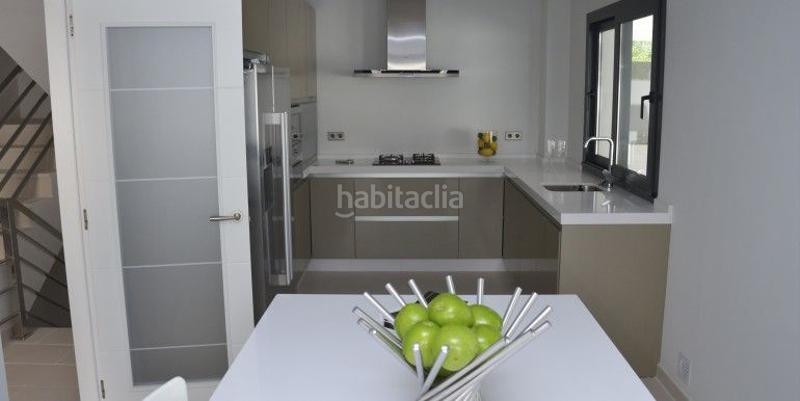 Foto 484d9ae1-75e9-474e-a8ba-a3fbc69aa472. Maison jumelée avec piscine dans Romana Playa Marbella