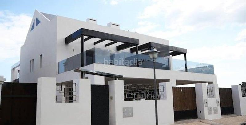 Foto dd74296d-44d4-4edf-a901-61e3b4c3ab4a. Maison jumelée avec piscine dans Romana Playa Marbella