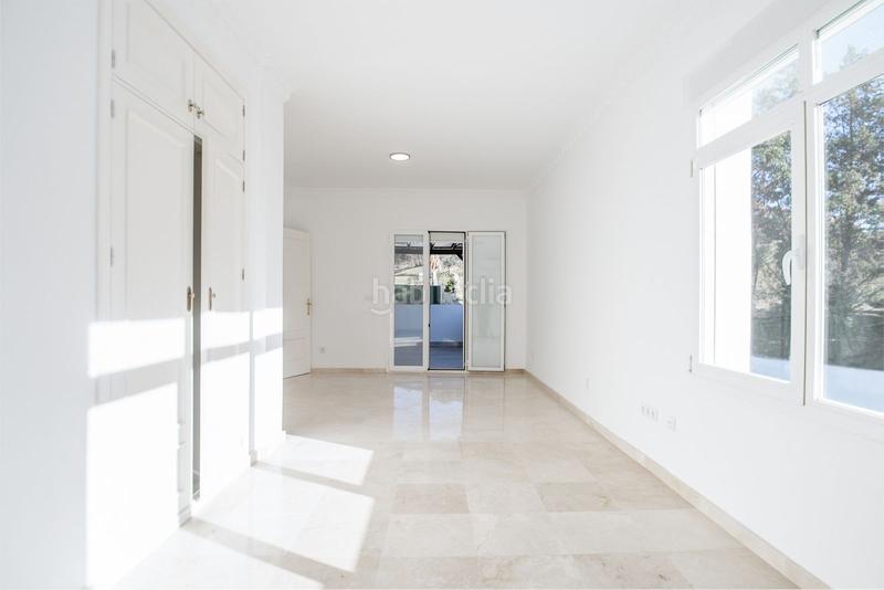 Foto 4616cebc-2ff8-41eb-bef2-a0952e244418. Lloguer casa amb xemeneia calefacció aparcament piscina a Marbella