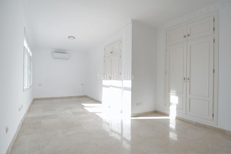 Foto fceb2008-ec04-415e-bf20-076bcee26fa6. Location maison avec cheminée chauffage parking piscine dans Marbella