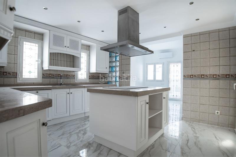 Foto 67f4bf9e-bad7-4a85-8c1a-ac6286788c3b. Rent house with fireplace heating parking pool in Marbella