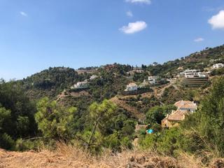 Terreny residencial a El Madroñal. Parcela en venta en el madroñal, benahavis cerca de los arqueros