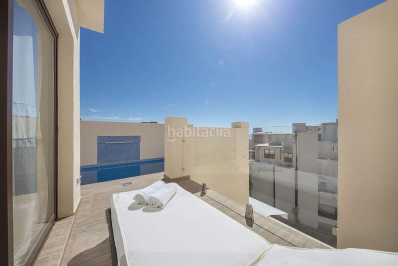 Foto 9aa219fe-b45c-4f53-aad3-d96992f25845. Rent penthouse in urbanizacion isabel garden 1 in Estepona