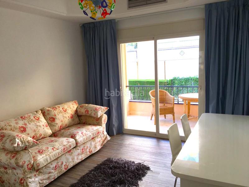 Foto 2016396a-85ee-4c65-8f68-7dd23038fefc. Miete appartement in n/a in Las Lomas de Río Verde Marbella