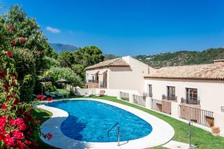 Lloguer Casa adossada a N/a. Adosada de 4 dormitorios en alquiler en benahavis pueblo, el cas