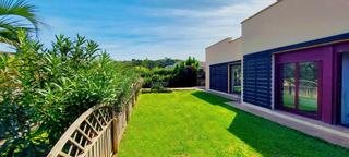 Casa a Calle vereda media del rio 7. Villa independiente en benahavis, parque botanico