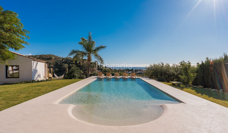 Foto 5b0bab72-7de5-4efb-aec1-ba6af411dc71. Chalet increible villa en venta en altos de Estepona Estepona