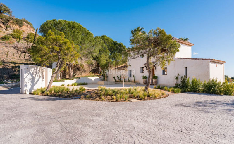 Foto acbe5f6c-dbd1-4cc6-a65b-2339b0a24dd8. Chalet increible villa en venta en altos de Estepona Estepona