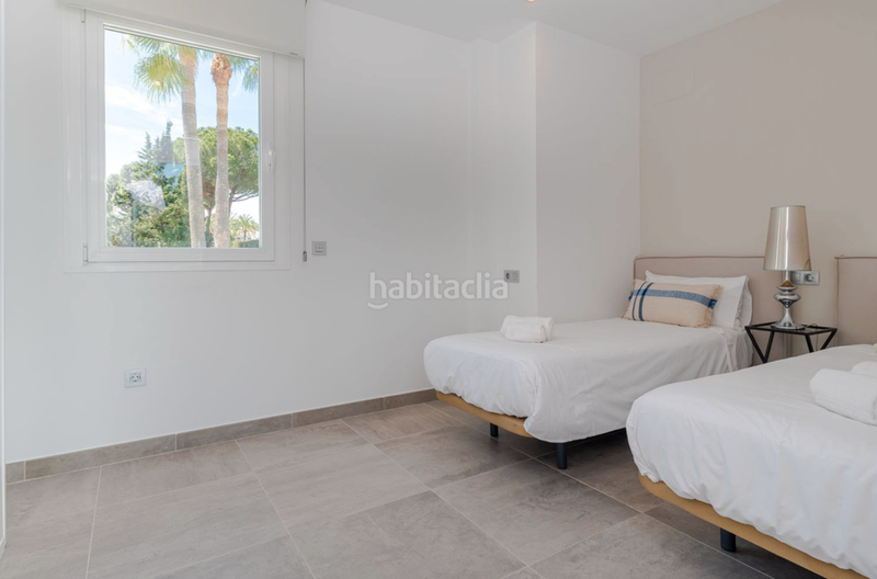 Foto baa0fe49-a161-413e-8bf8-f040d382d9b9. Chalet avec parking piscine dans Las Brisas Marbella
