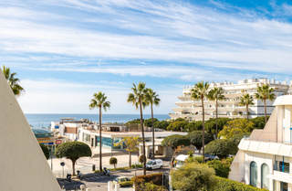 Dúplex en Playa de la Fontanilla. Duplex a pie de playa en marbella
