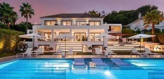 Rent House in Los Naranjos. Super moderna villa con 5 dormitorios en zona de lujo en nueva a