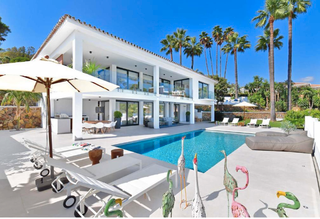 Miete Haus in Los Naranjos. Moderna villa con 4 dormitorios en las brisas