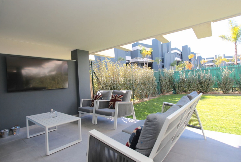 Foto 05d6a4fb-f972-4d6b-a8e2-817ab60b832a. Erdgeschoss mit pool in La Concha - Resina Golf Estepona