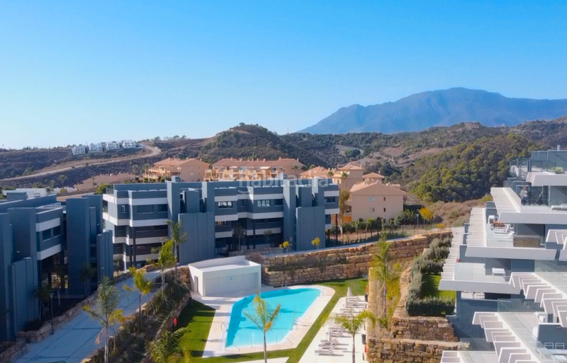 Foto 3d3d52ca-0b80-48cb-b752-16810358df62. Erdgeschoss mit pool in La Concha - Resina Golf Estepona