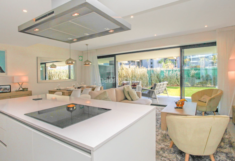 Foto 7b24ffb6-2ded-4874-b210-60b7b8075c0d. Erdgeschoss mit pool in La Concha - Resina Golf Estepona