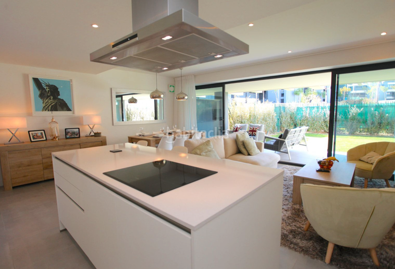 Foto 7c63219a-a5ef-4f4f-aff0-a270f2a5f5f6. Erdgeschoss mit pool in La Concha - Resina Golf Estepona