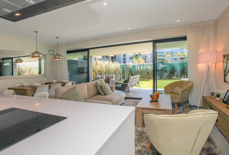 Foto 828dd1f6-5280-4389-863c-9988e65a9ebd. Erdgeschoss mit pool in La Concha - Resina Golf Estepona