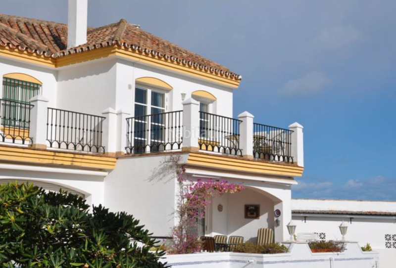 Foto 158bc542-61fd-42be-9b7d-777a40f75559. Casa a schiera con camino piscina in Guadalobón Estepona