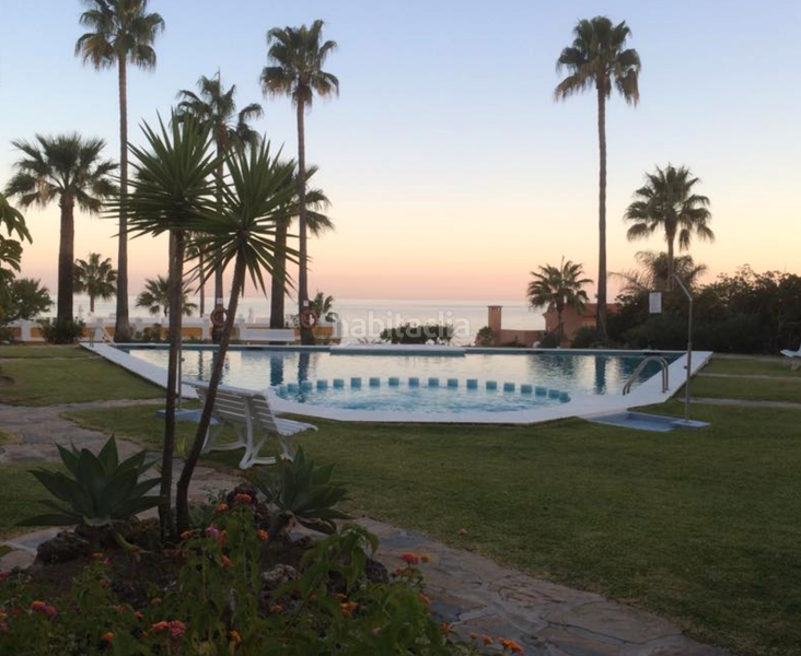 Foto 21c9523f-013a-43ae-ab49-5137435e8bec. Casa a schiera con camino piscina in Guadalobón Estepona