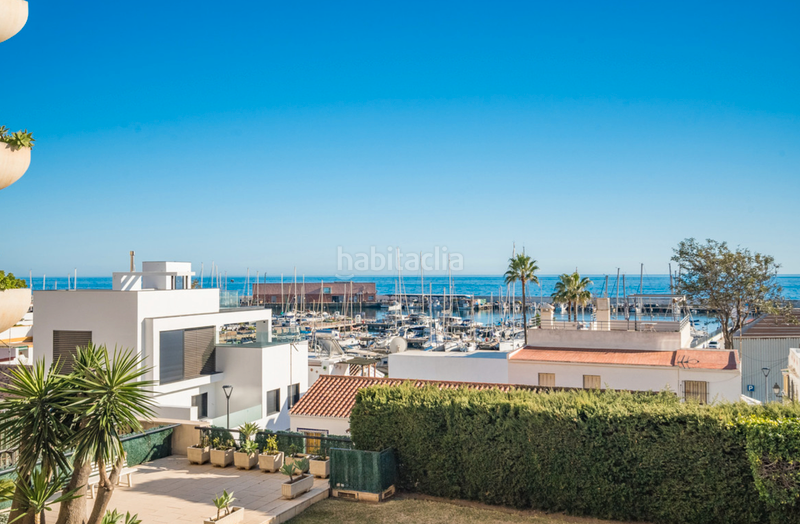 Foto 8abd0e7d-c8b1-430d-b6a7-d9f723717d9a. Apartamento piso en venta en primera linea en Playa Bajadilla - Puertos Marbella