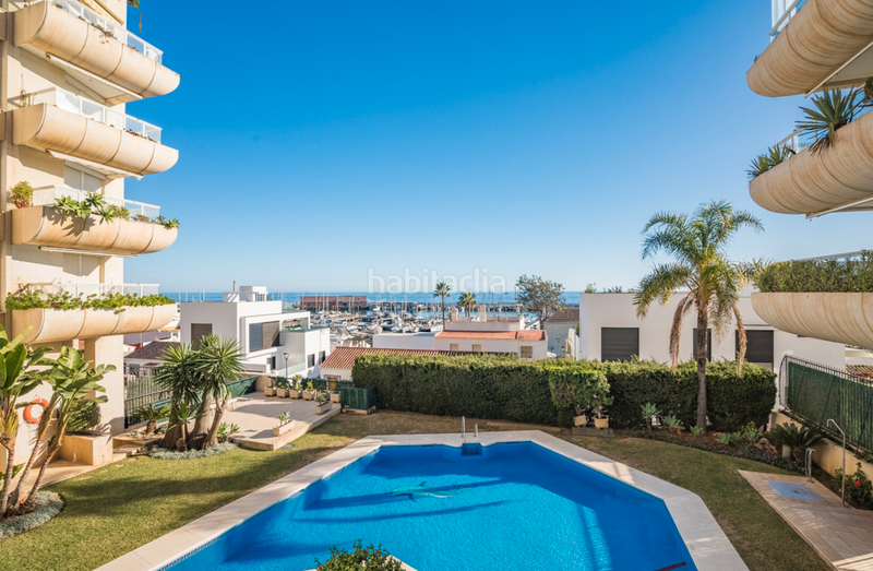 Foto db595c50-c0f3-4d39-9fe7-1bb57033e6c1. Apartamento piso en venta en primera linea en Playa Bajadilla - Puertos Marbella