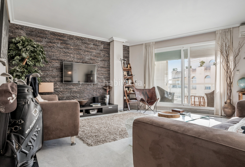 Foto fabc870c-d1a0-4807-9762-6bfd9af03b40. Apartamento piso en venta en primera linea en Playa Bajadilla - Puertos Marbella