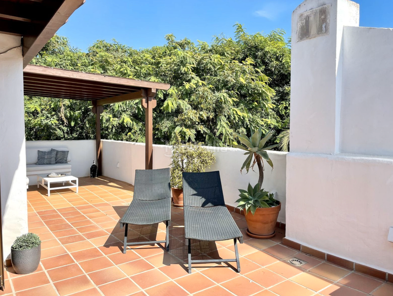 Foto 111aa5c1-8346-40fc-8d5e-76a701f3b6d2. Ático  frente al mar en elviria, en Real de Zaragoza Marbella