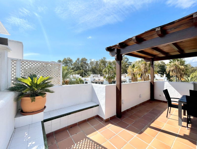 Foto 97ac0a21-55f1-4a95-b80f-48b9efba2bd1. Ático  frente al mar en elviria, en Real de Zaragoza Marbella